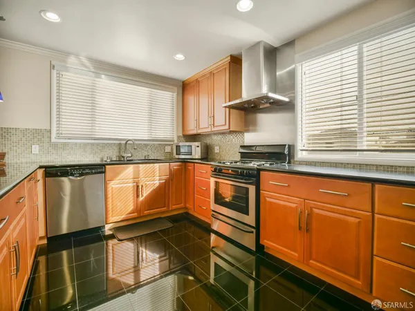$999,888 | 8 Garden Grove Drive, Daly City, CA 94015