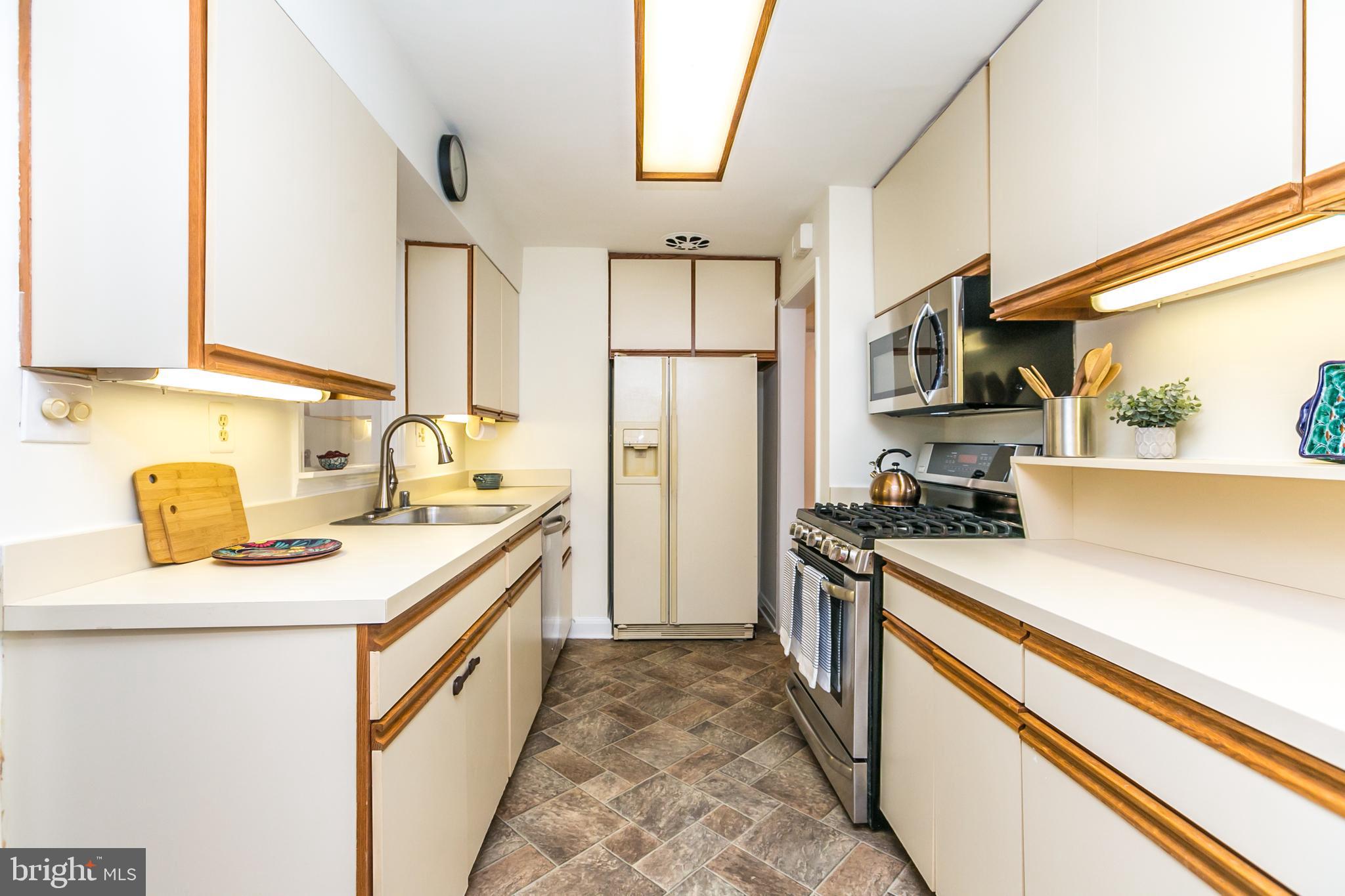 611 Piccadilly Road Baltimore, MD 21204 - Photo 13 of 41 Galley kitchen