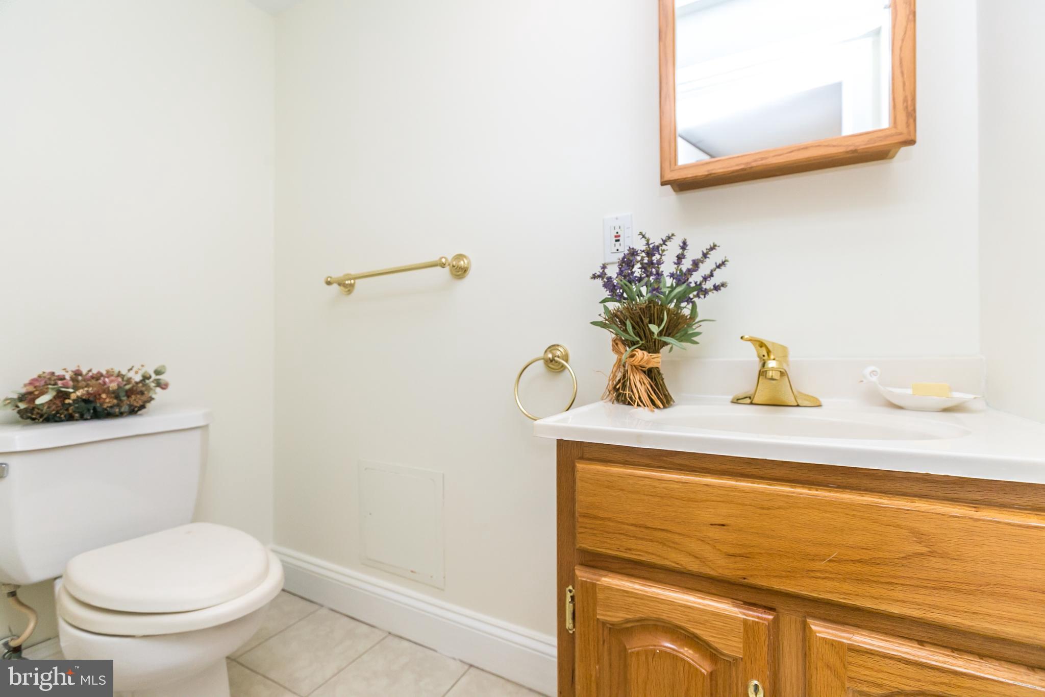 611 Piccadilly Road Baltimore, MD 21204 - Photo 35 of 41 Lower level powder room