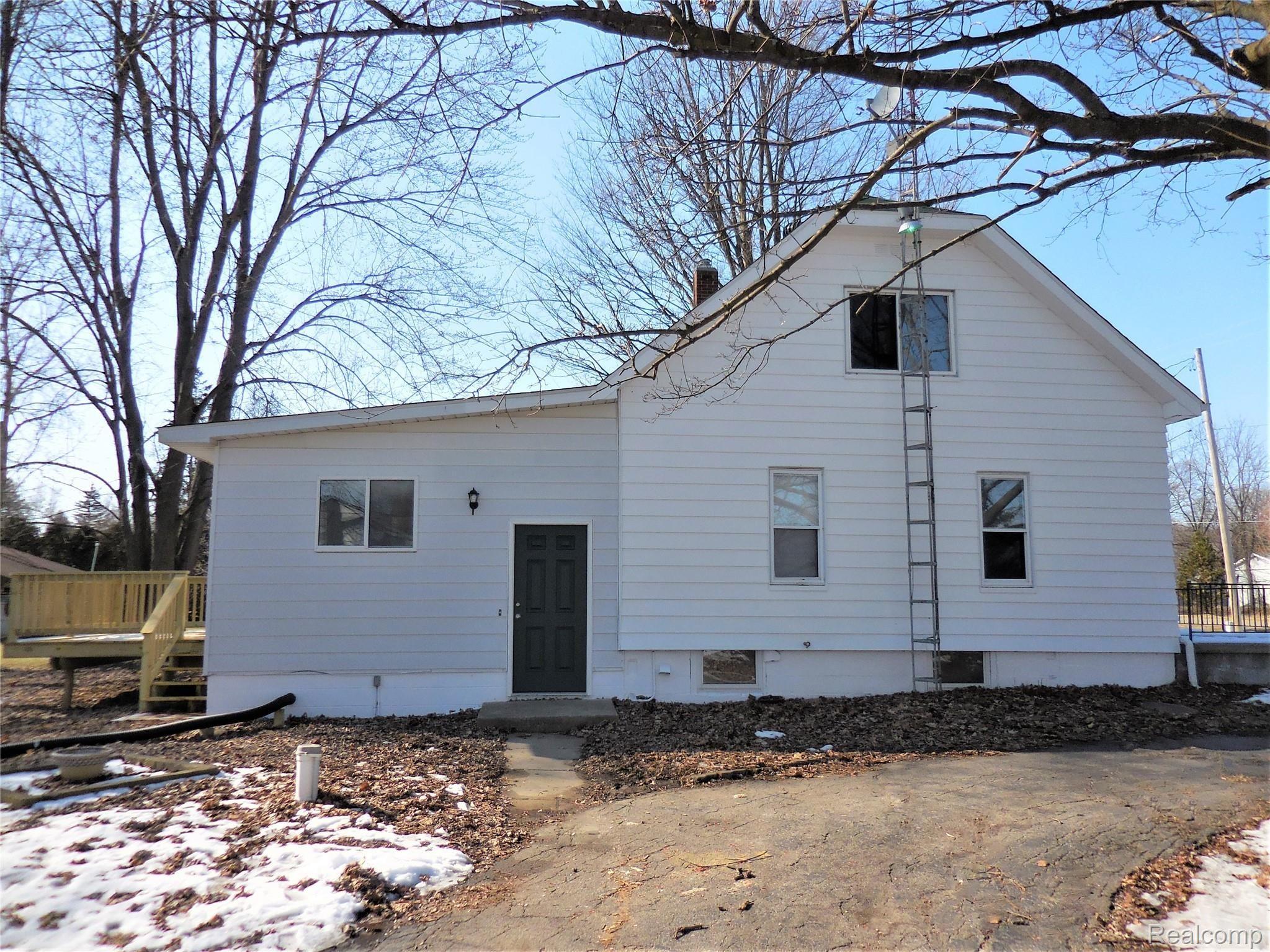 1111 Reid Road Flint, MI 48507 - Photo 5 of 42 DSCN4049 (3).JPG