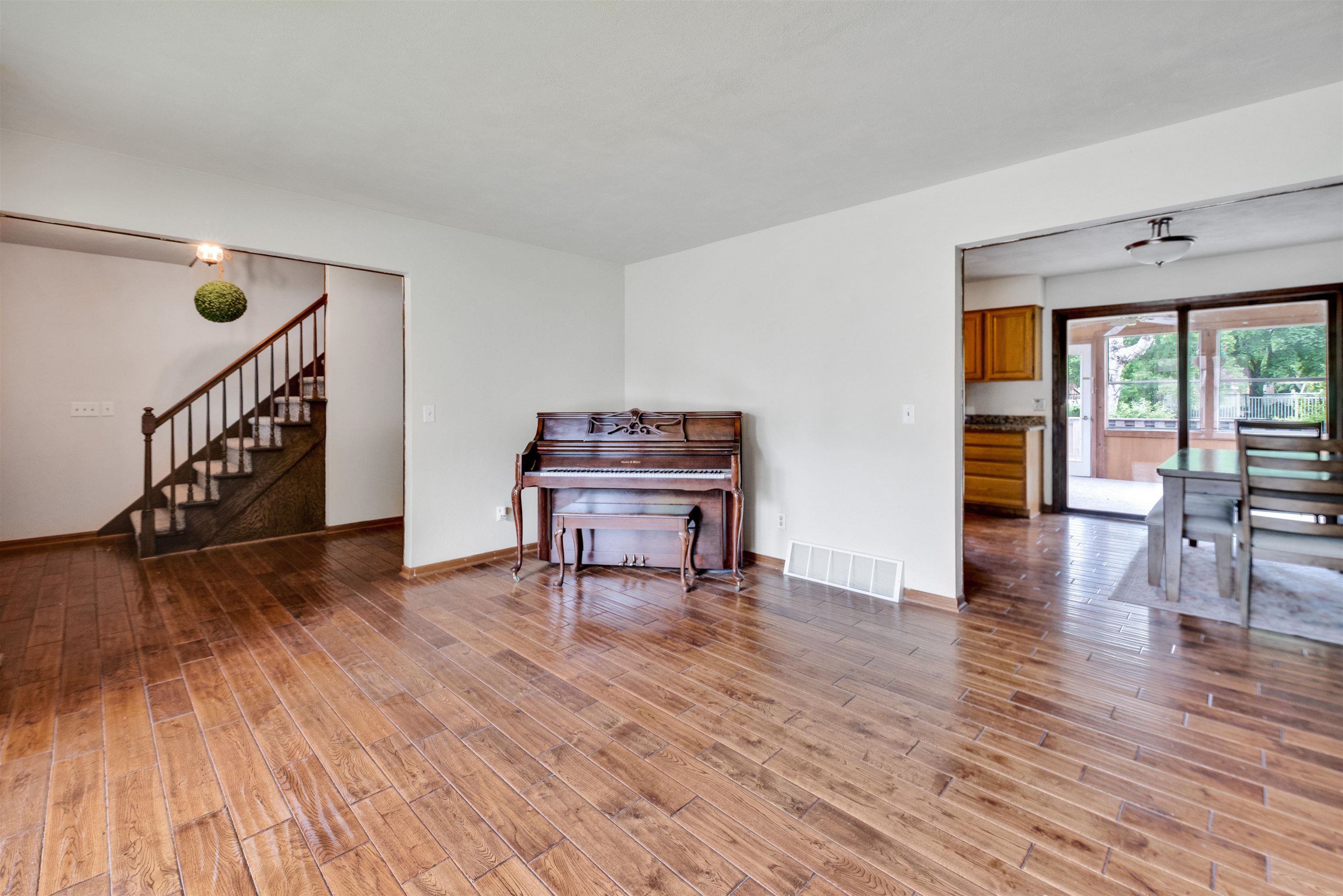 1289 Crossing Ridge Trail Sun Prairie, WI 53590 - Photo 11 of 51