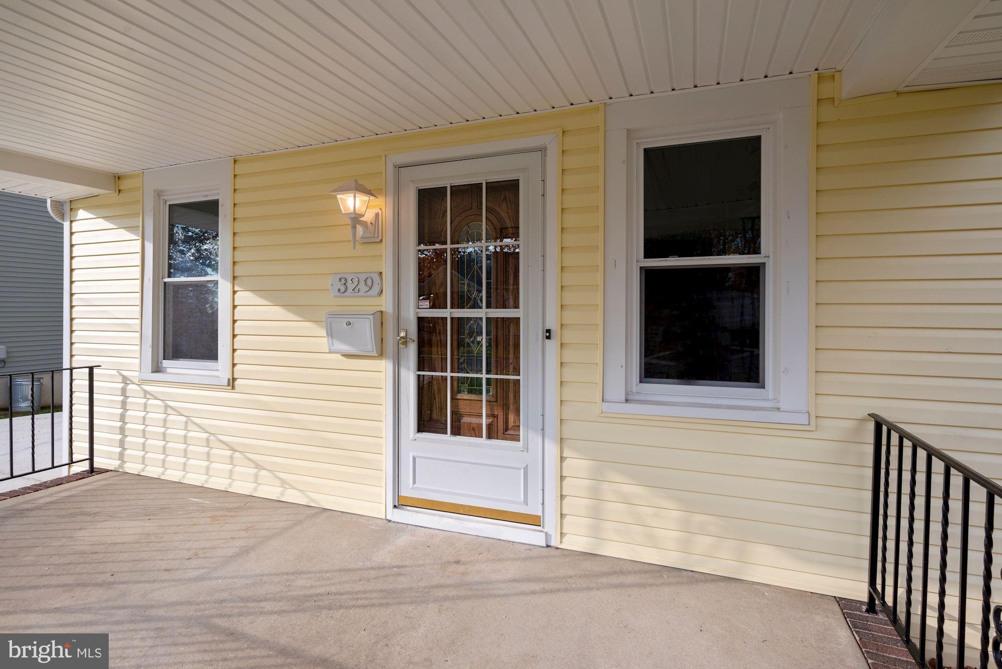 329 Union Avenue Runnemede, NJ 08078 - Photo 4 of 32 Front Porch