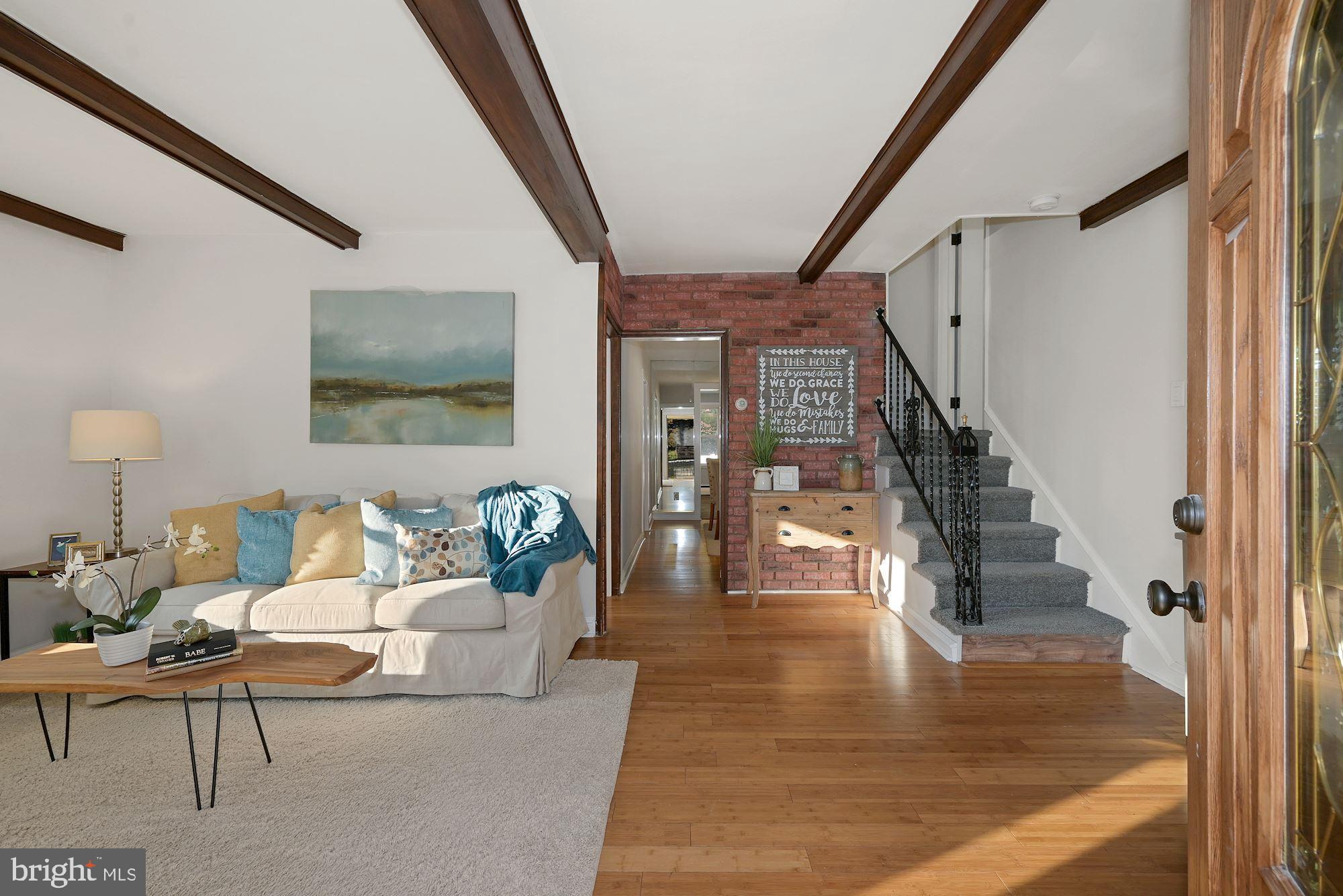 329 Union Avenue Runnemede, NJ 08078 - Photo 5 of 32 Living Room