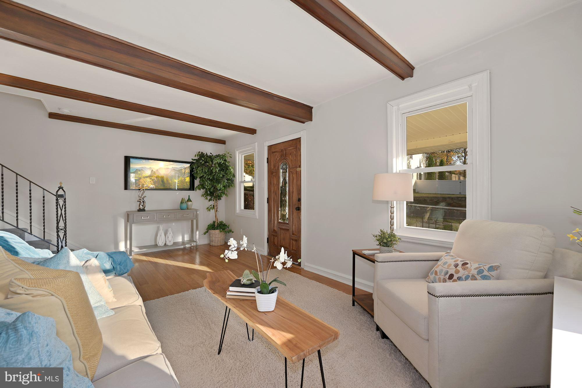 329 Union Avenue Runnemede, NJ 08078 - Photo 6 of 32 Living Room