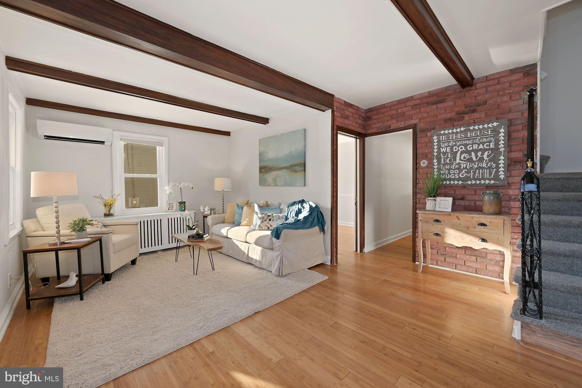 329 Union Avenue Runnemede, NJ 08078 - Photo 8 of 32 Living Room