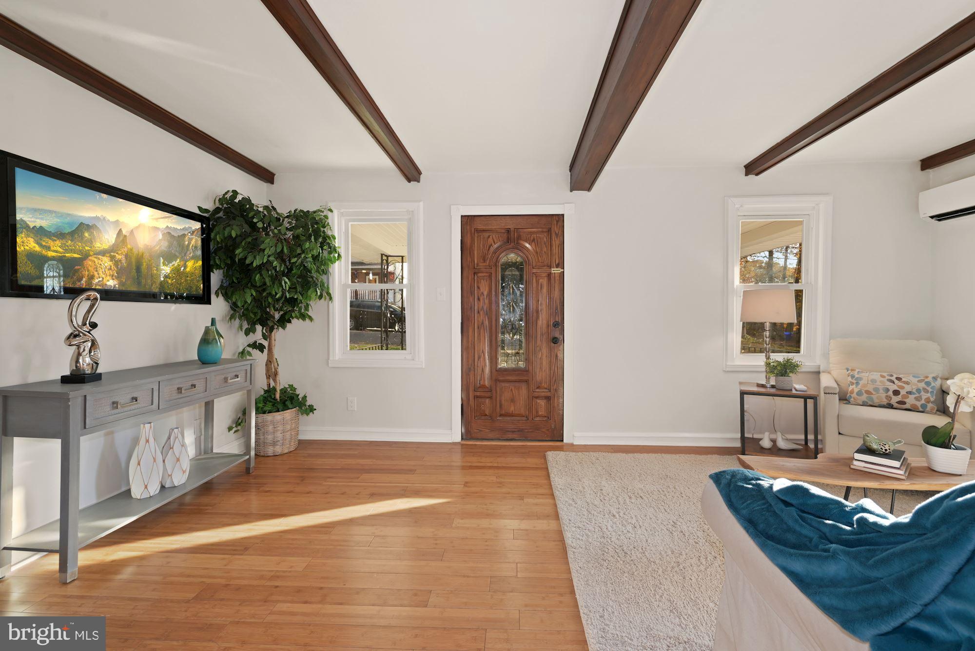 329 Union Avenue Runnemede, NJ 08078 - Photo 10 of 32 Living Room