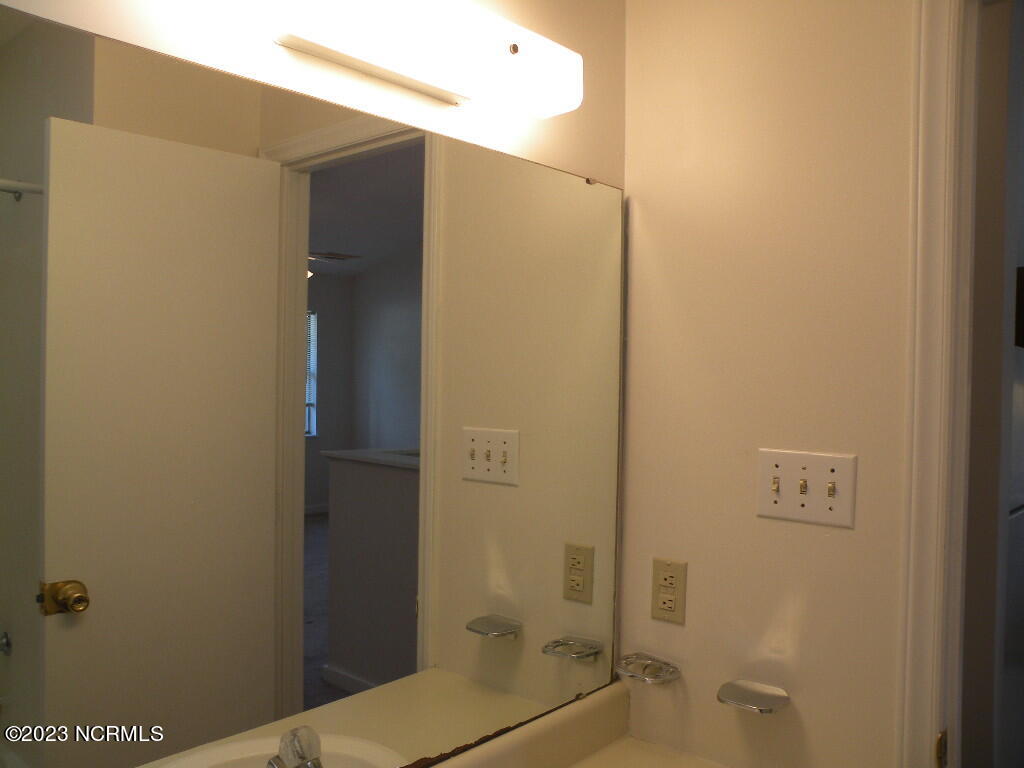 148 B Witten Circle, Unit B Havelock, NC 28532 - Photo 13 of 20 bath 2