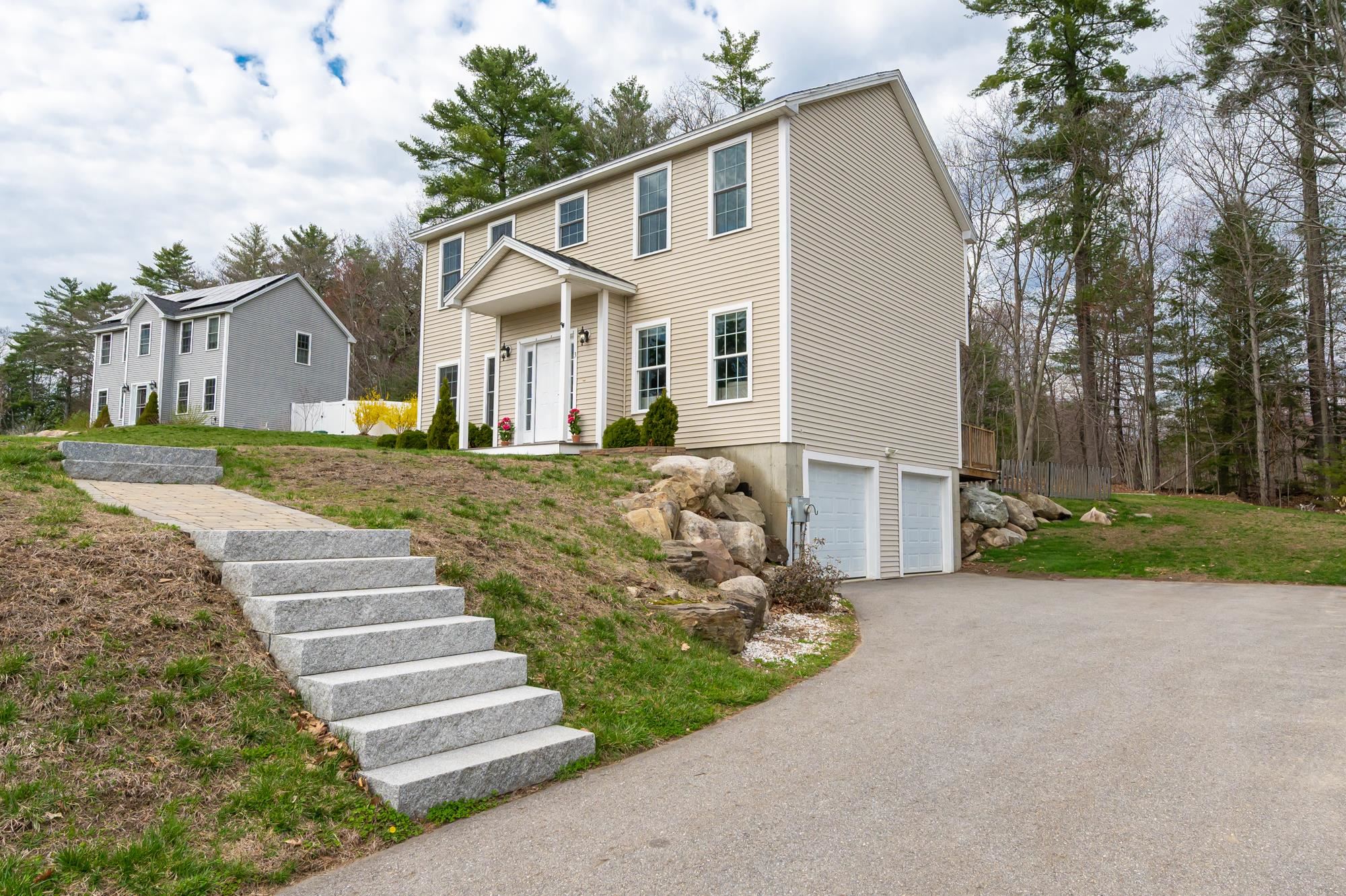 3 Jadyns Way Raymond, NH 03077 - Photo 2 of 40