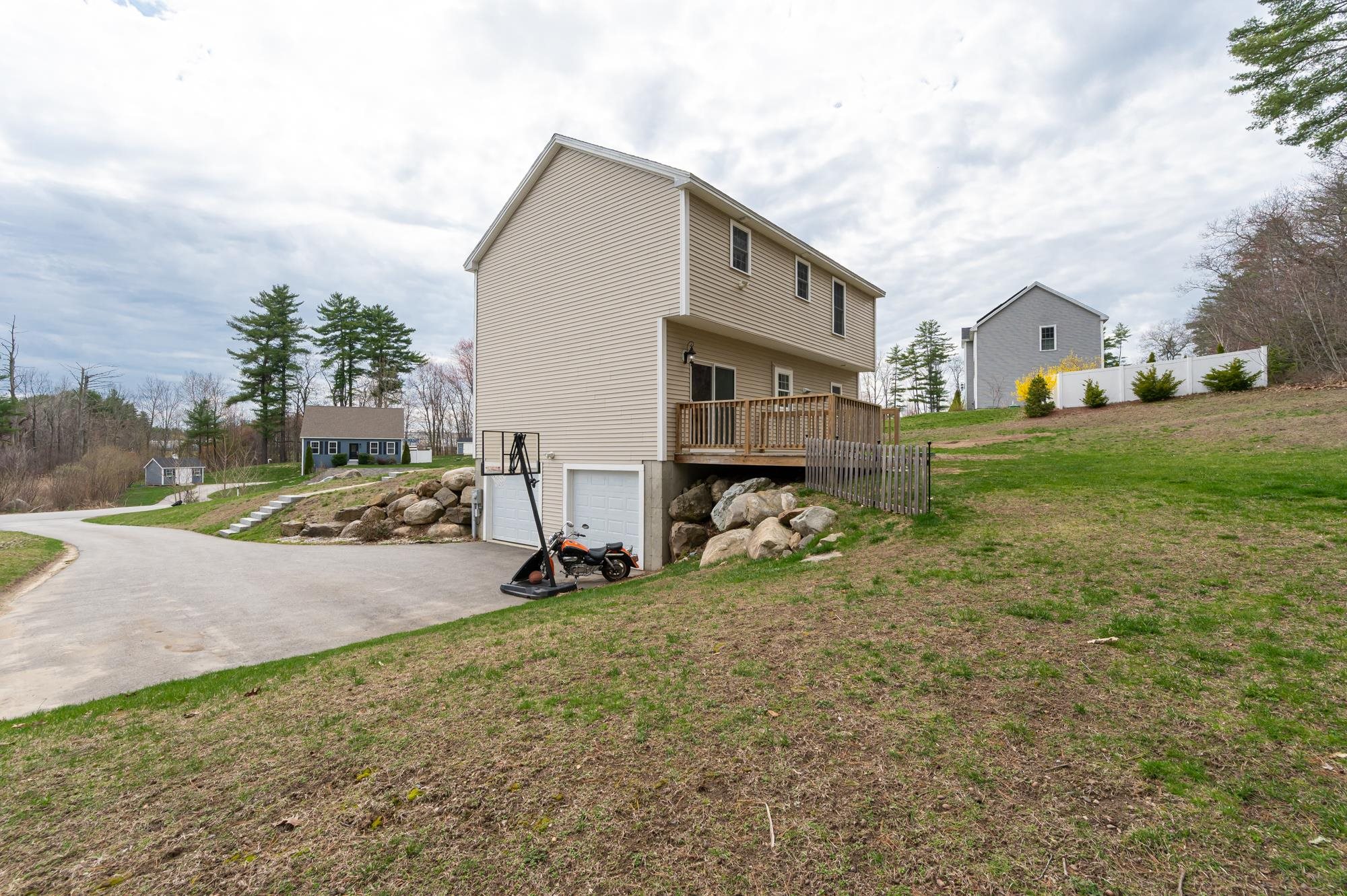3 Jadyns Way Raymond, NH 03077 - Photo 36 of 40