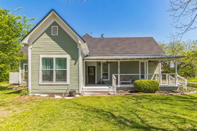 $220,000 | 1132 West Clark Street, Bartlett, TX 76511