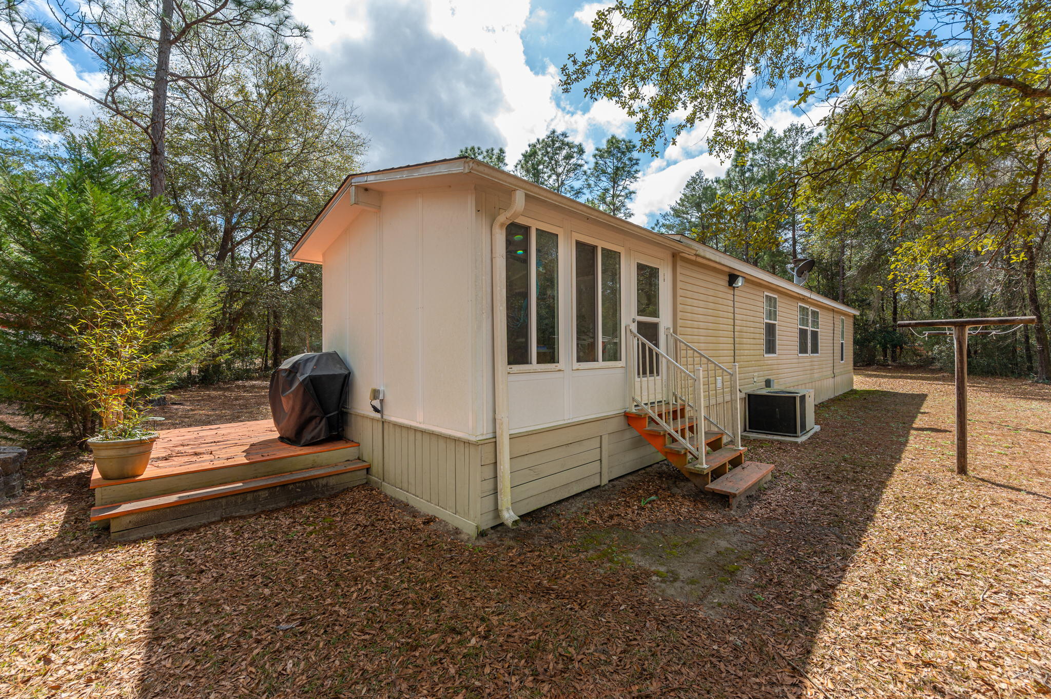 4662 Todd Road Crestview, FL 32539 - Photo 6 of 39 6-web-or-mls-4662 Todd Rd Exterior-6