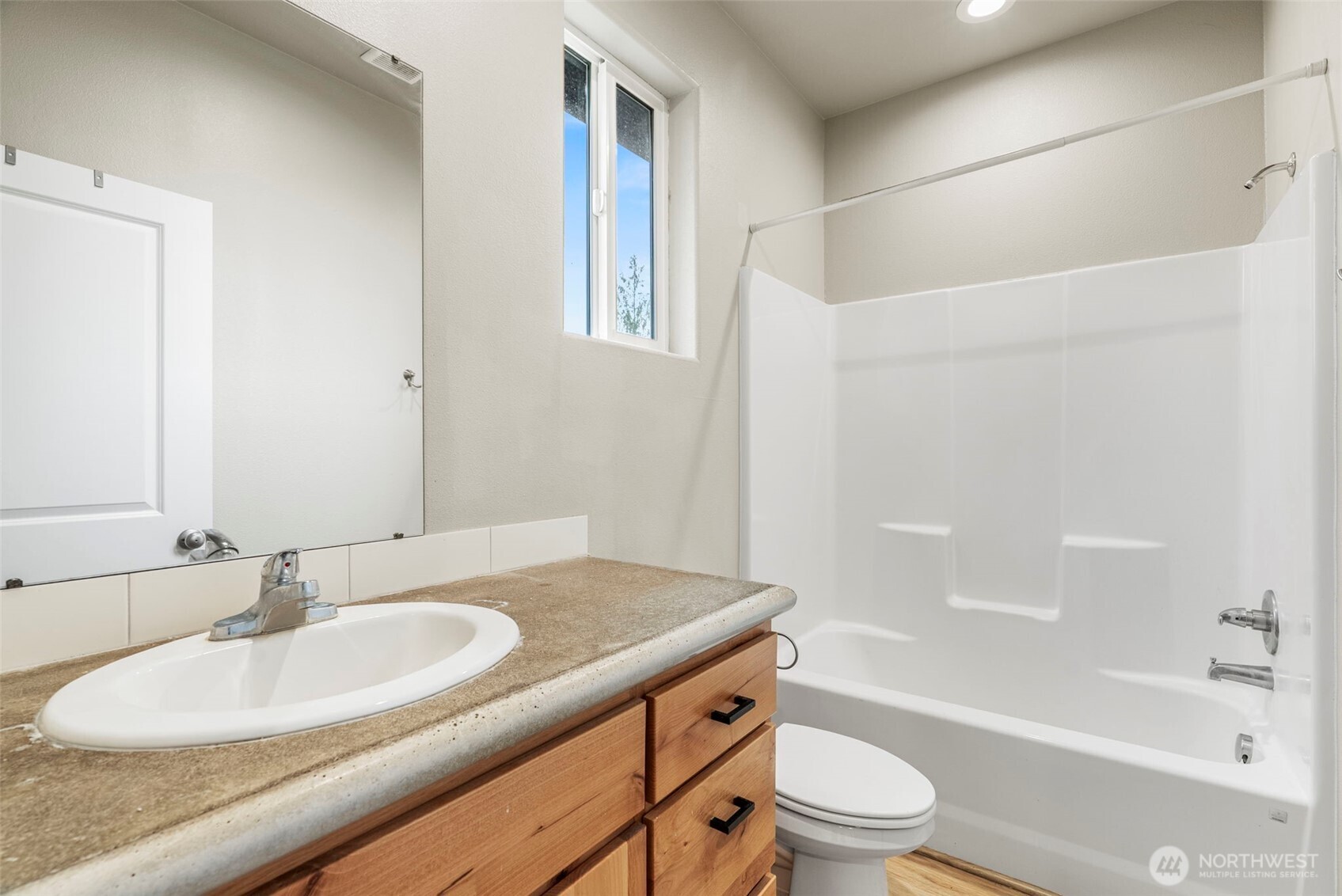 518 Clark Creek Road, Unit B Longview, WA 98632 - Photo 16 of 26 Gallery Image 16
