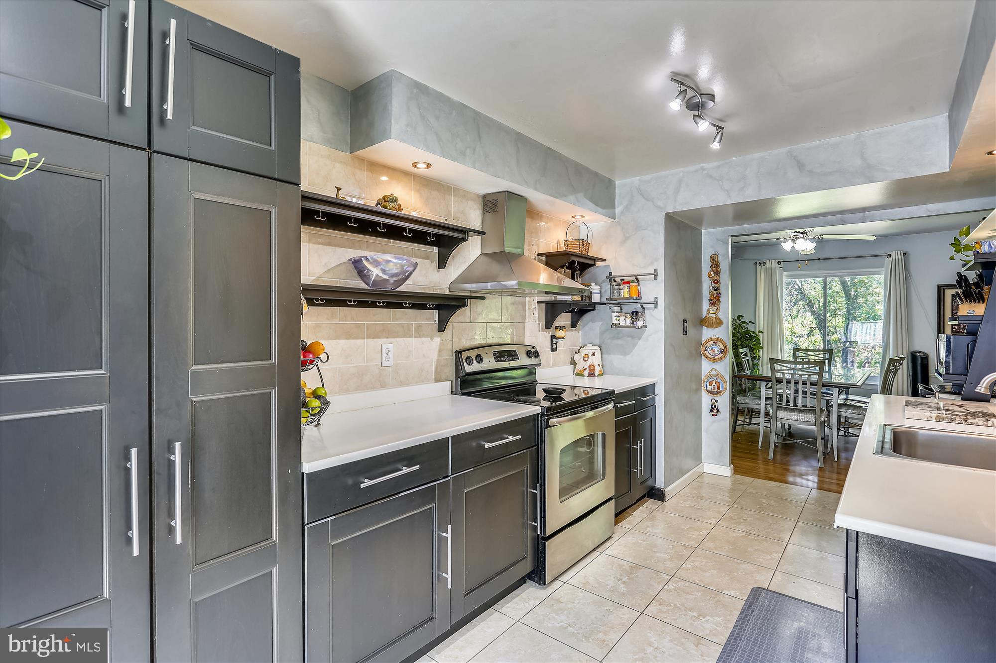 9065 Centerway Road Gaithersburg, MD 20879 - Photo 12 of 56