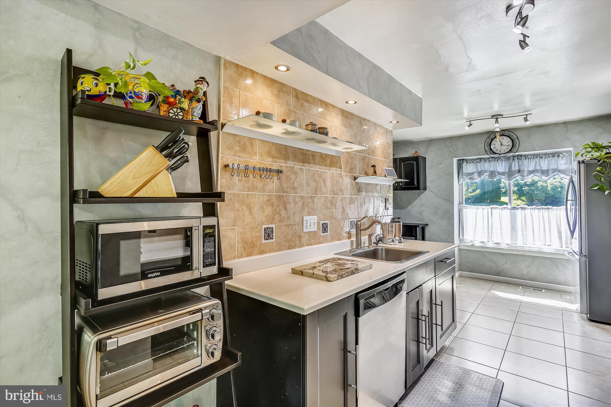 9065 Centerway Road Gaithersburg, MD 20879 - Photo 15 of 56
