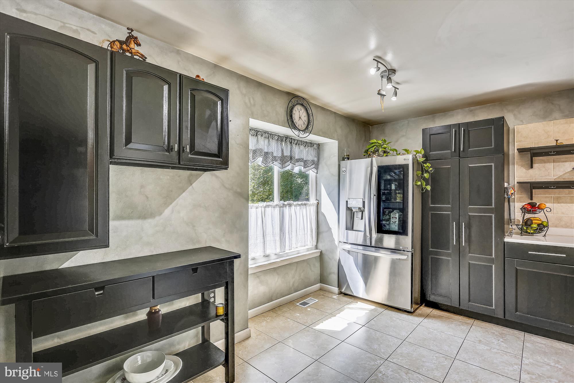 9065 Centerway Road Gaithersburg, MD 20879 - Photo 10 of 56