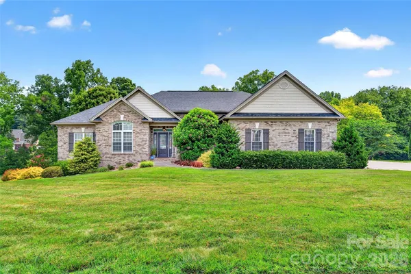 $734,000 | 1136 Fox Chase Drive, Newton, NC 28658