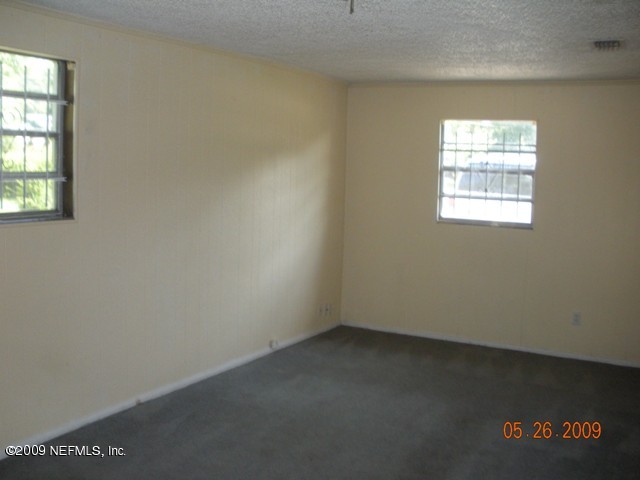 5208 Moncrief Road Jacksonville, FL 32209 - Photo 6 of 9 Family Room