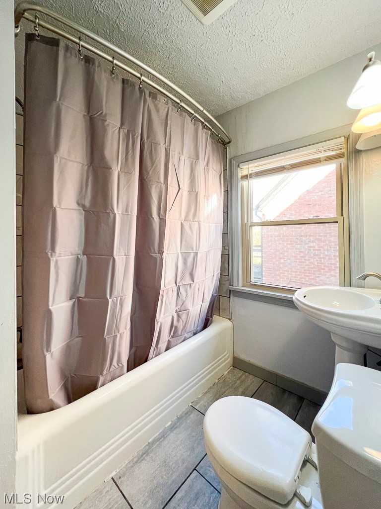 2172 Barrington Road Cleveland, OH 44118 - Photo 12 of 14