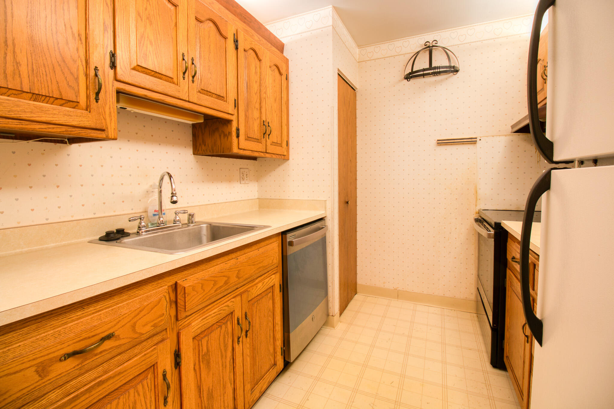 2470 Good Hope Road, Unit 165 Glendale, WI 53209 - Photo 5 of 12 IMG_0901