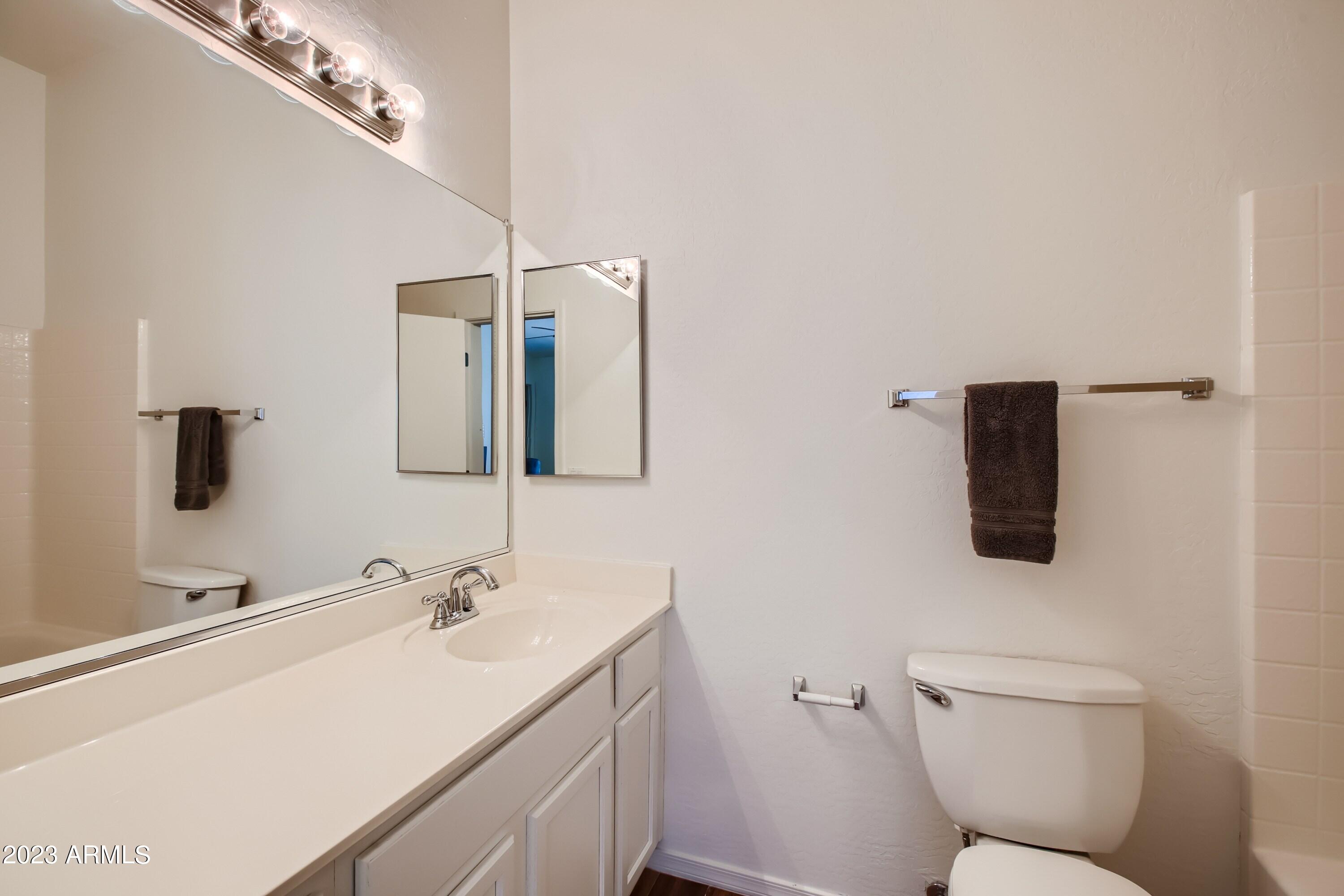 2150 East Bell Road, Unit 1040 Phoenix, AZ 85022 - Photo 20 of 28 22 2nd Floor Bathroom