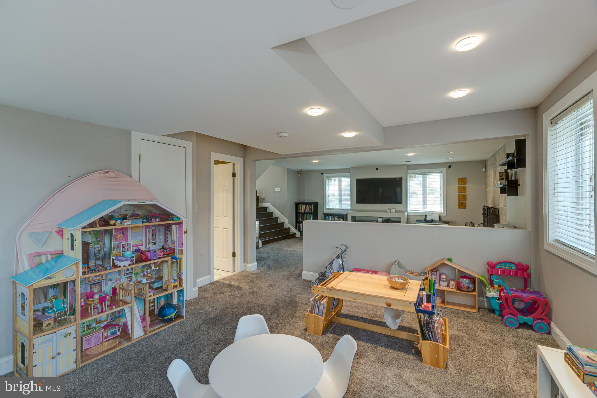 8730 Old Courthouse Road Vienna, VA 22182 - Photo 38 of 66 Gallery Image 38