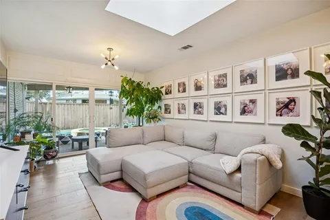 $1,099,000 | 9522 Robin Meadow Drive, Dallas, TX 75243