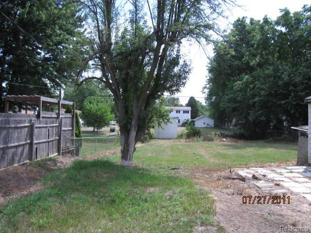 3061 South Adams Road Rochester, MI 48309 - Photo 4 of 9 Rear Yard