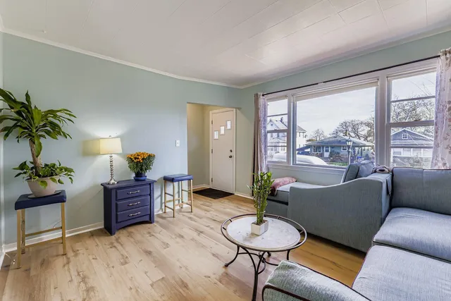 $249,900 | 1005 Galtier Street, St. Paul, MN 55117