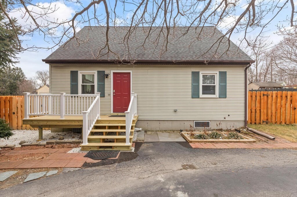 31 Broughton Road Worcester, MA 01607 - Photo 1 of 34 Gallery Image 1