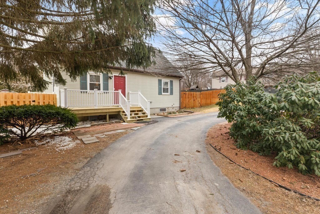 31 Broughton Road Worcester, MA 01607 - Photo 4 of 34 Gallery Image 4