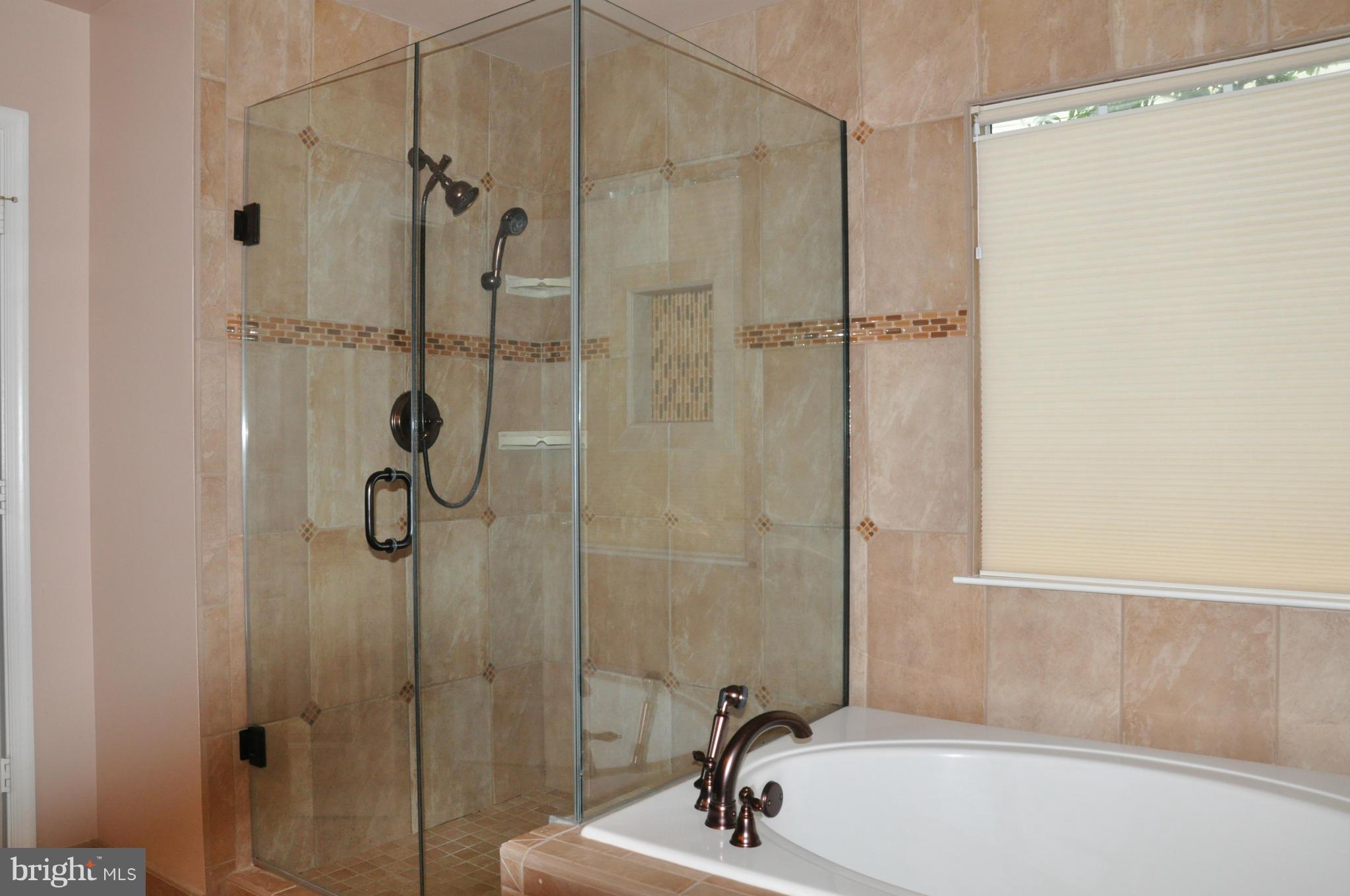 12934 Summit Ridge Terrace Germantown, MD 20874 - Photo 22 of 29 Bath (Master)