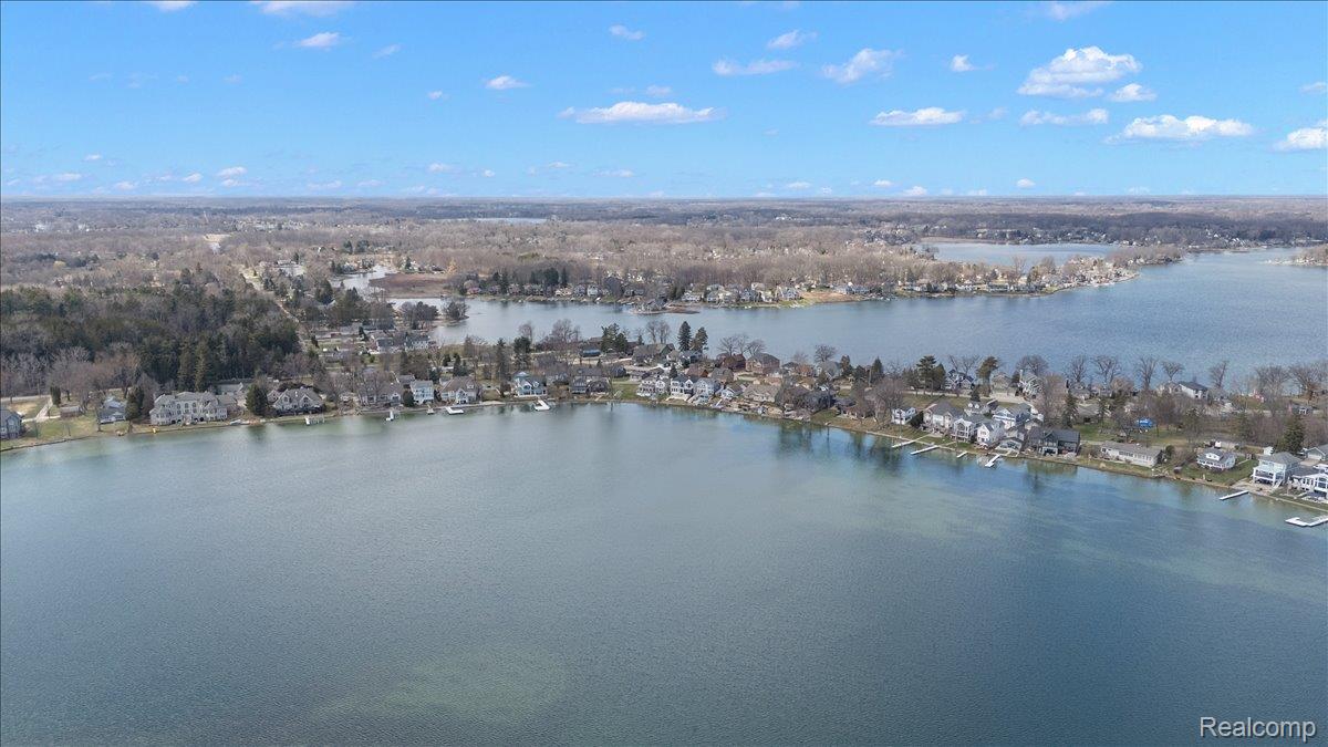 13459 Haddon Street Fenton, MI 48430 - Photo 75 of 84 Drone / aerial view of a nearby body of water