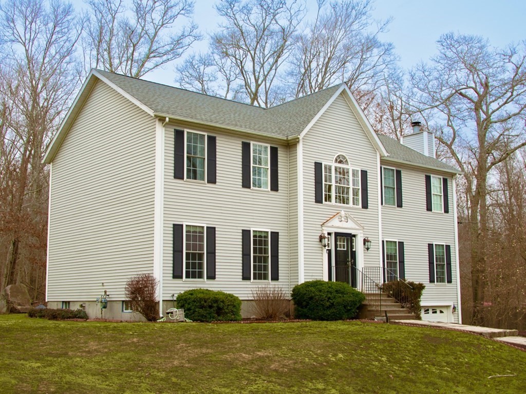 319 Main Road Westport, MA 02790 - Photo 3 of 32 Gallery Image 3