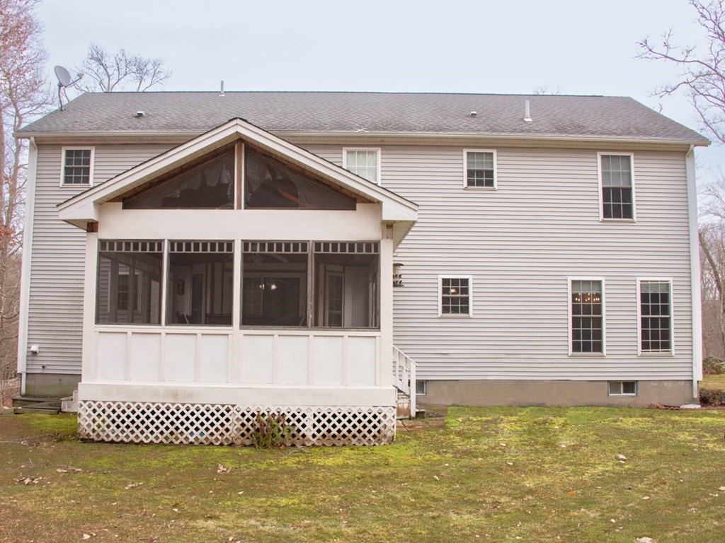 319 Main Road Westport, MA 02790 - Photo 5 of 32 Gallery Image 5