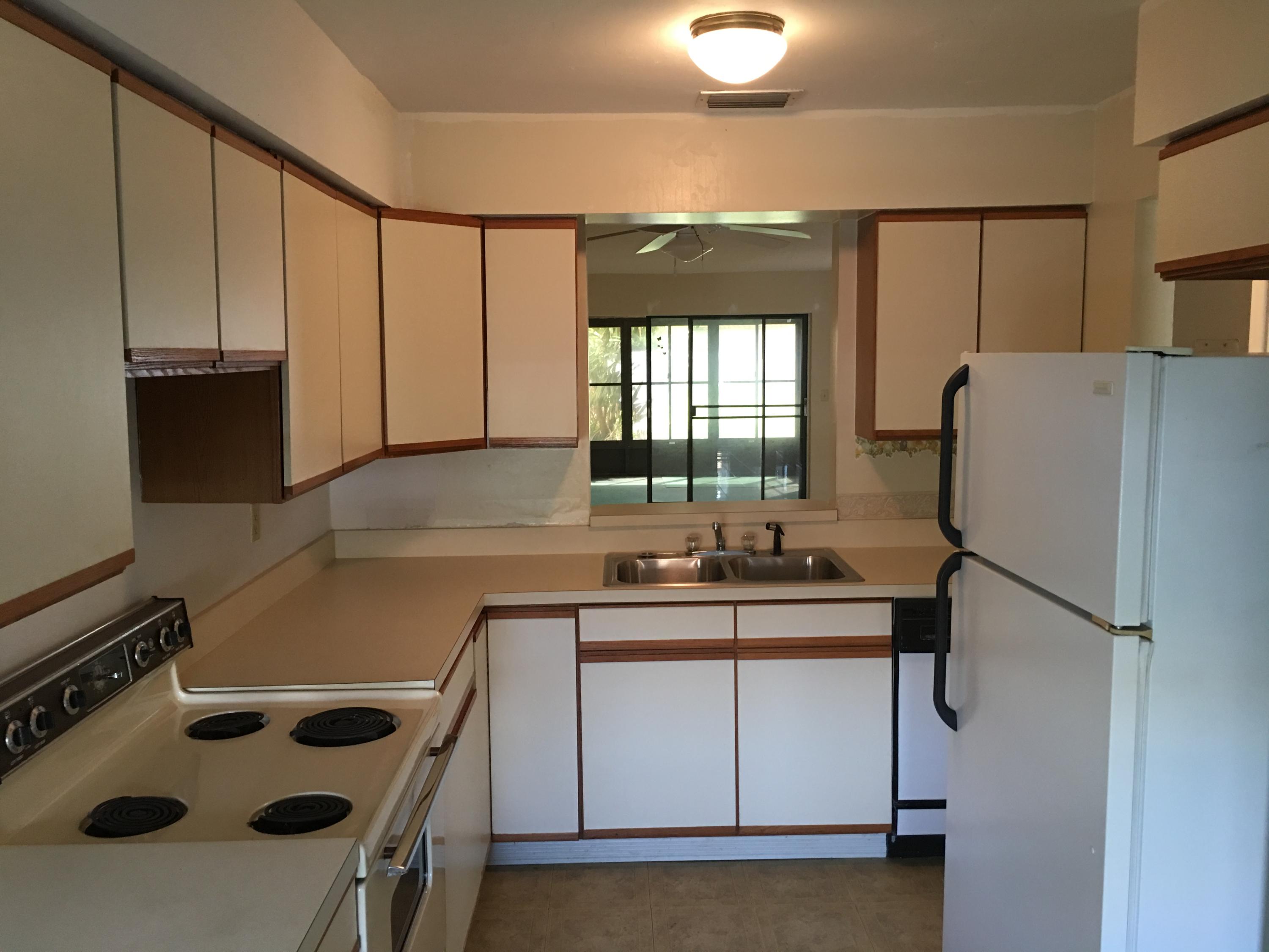 6038 Indrio Road, Unit 7 Fort Pierce, FL 34946 - Photo 2 of 12 Kitchen (2)
