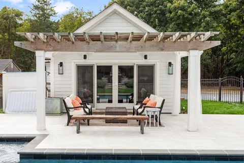 264 South Magee Street, Southampton, NY 11968