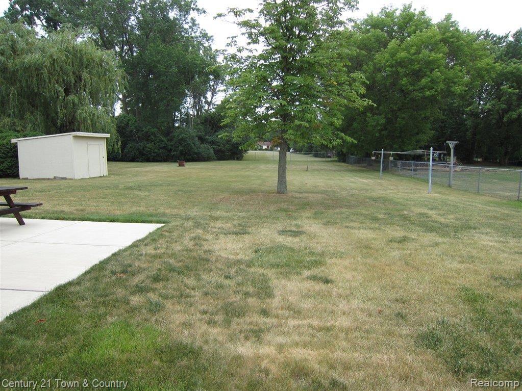 2904 Wisconsin Road Troy, MI 48083 - Photo 24 of 25 Deep Backyard.JPG