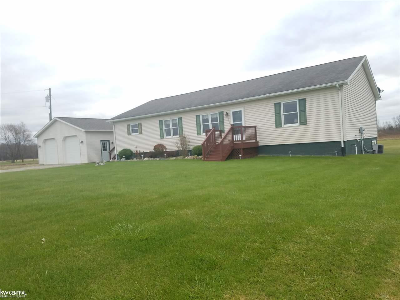 13555 Mesmer Road Allenton, MI 48002 - Photo 3 of 35