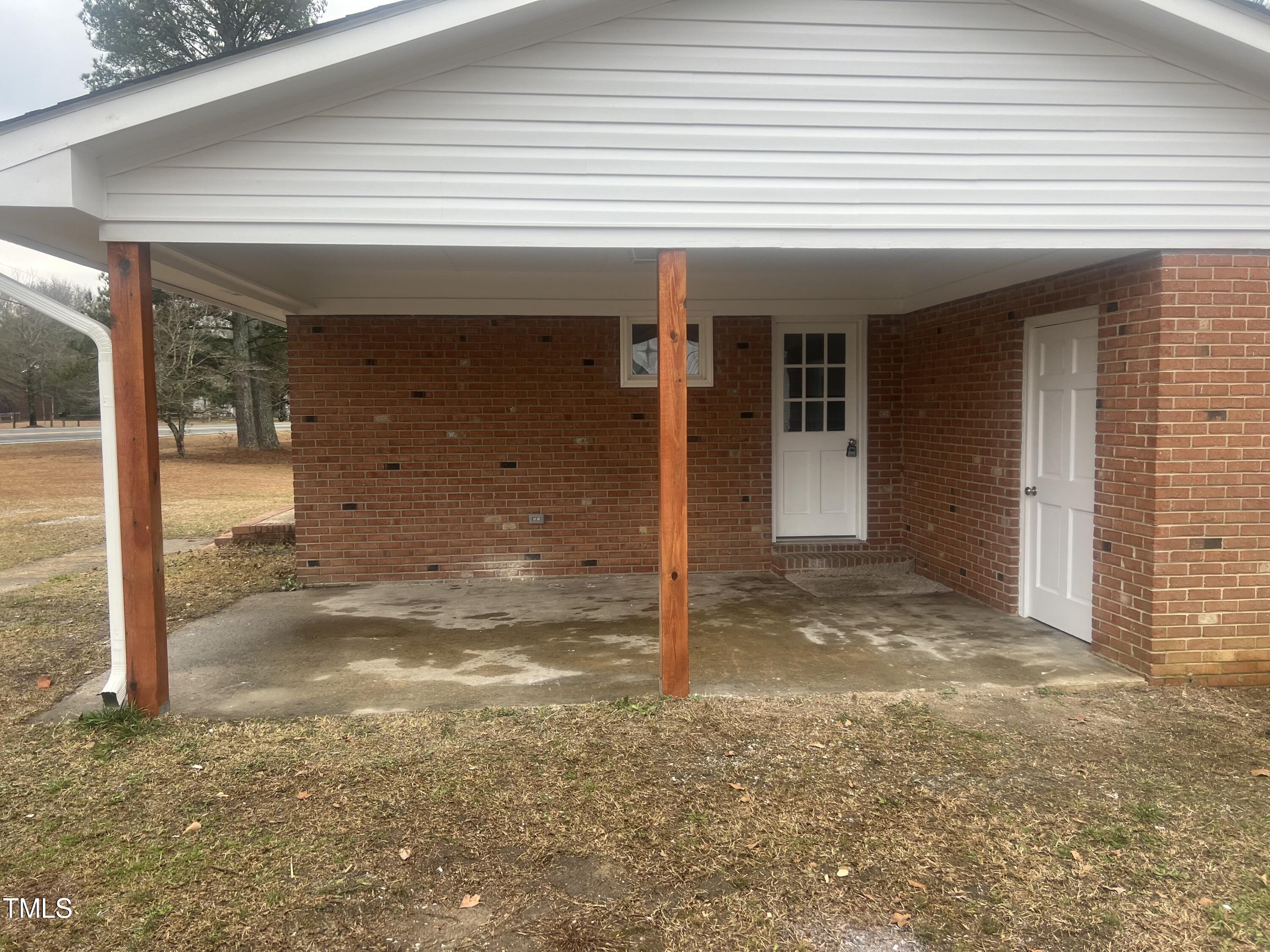 1166 Aquilla Road Benson, NC 27504 - Photo 7 of 32 Right side