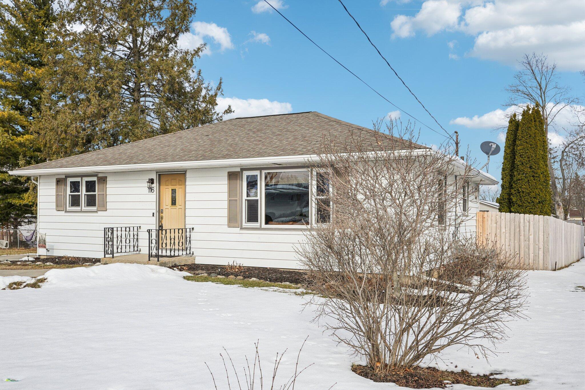 116 Mary Street Watertown, WI 53094 - Photo 3 of 38 3