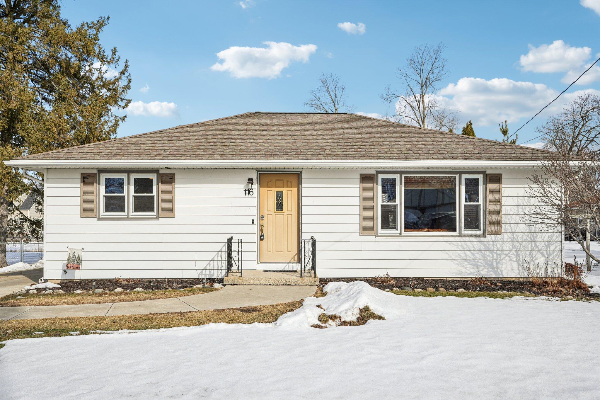 116 Mary Street Watertown, WI 53094 - Photo 4 of 38 4