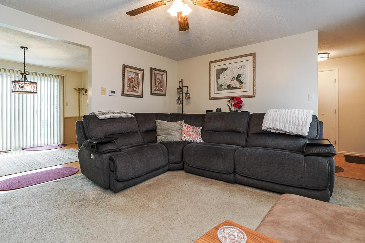 2908 Renfro Road Columbus, OH 43232 - Photo 4 of 32 2908_Renfro_Rd_15_of_35_