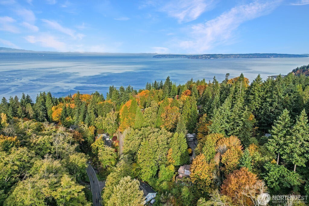 7217 Meadowdale Beach Road Edmonds, WA 98026 - Photo 2 of 5