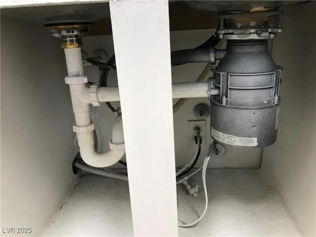 $1,200 | 1900 North Torrey Pines Drive, Unit 212, Las Vegas, NV 89108