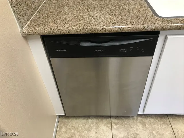 $1,200 | 1900 North Torrey Pines Drive, Unit 212, Las Vegas, NV 89108