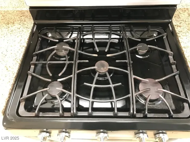 $1,200 | 1900 North Torrey Pines Drive, Unit 212, Las Vegas, NV 89108