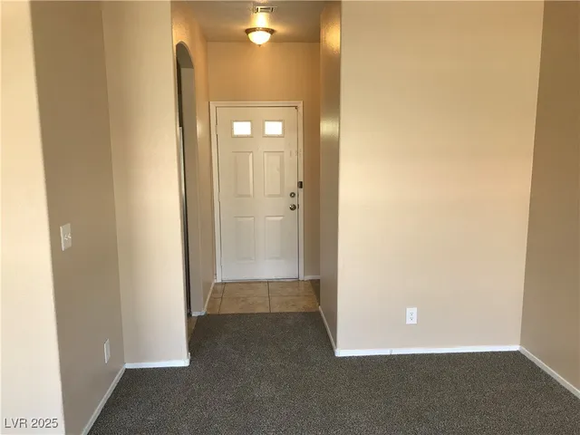 $1,200 | 1900 North Torrey Pines Drive, Unit 212, Las Vegas, NV 89108