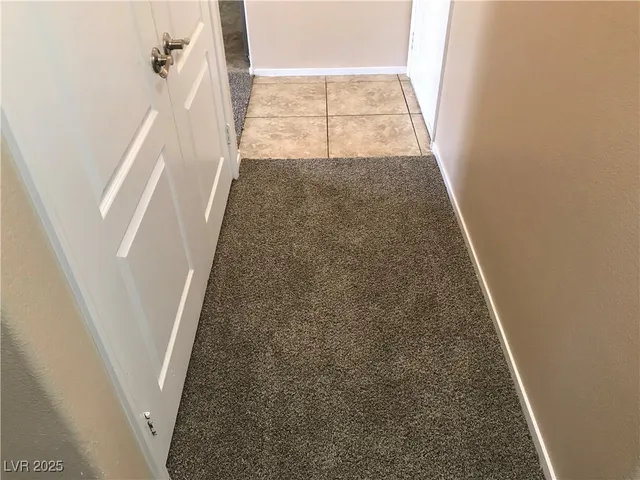 $1,200 | 1900 North Torrey Pines Drive, Unit 212, Las Vegas, NV 89108