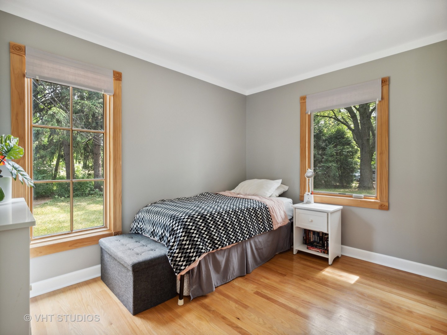 22811 North Quentin Road Kildeer, IL 60047 - Photo 11 of 29 a bedroom with a bed and a window