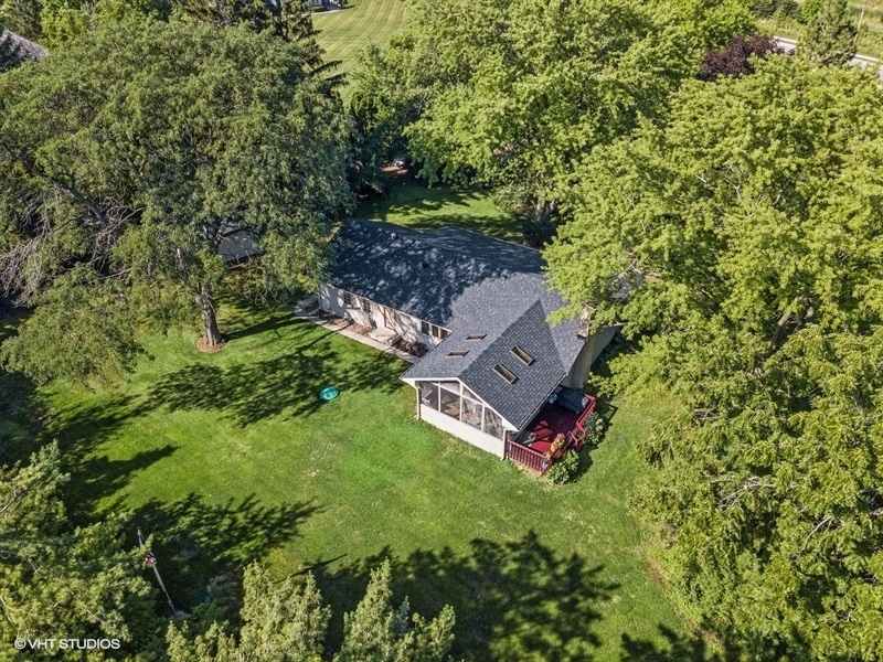 22811 North Quentin Road Kildeer, IL 60047 - Photo 2 of 29 an aerial view of a house with a yard